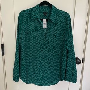 NWT Ann Taylor Green and Black Blouse